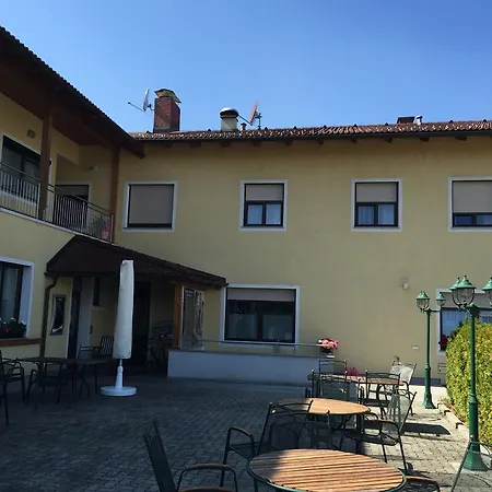 Gasthaus-pension Zum Loewen 3*