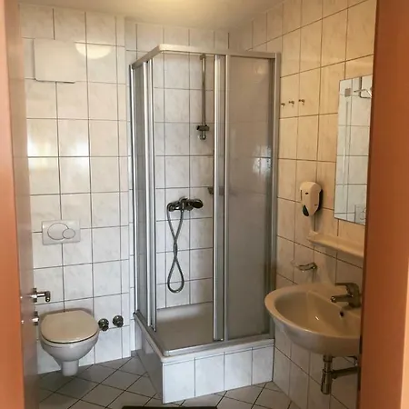 Gasthaus-pension Zum Loewen Vendégház